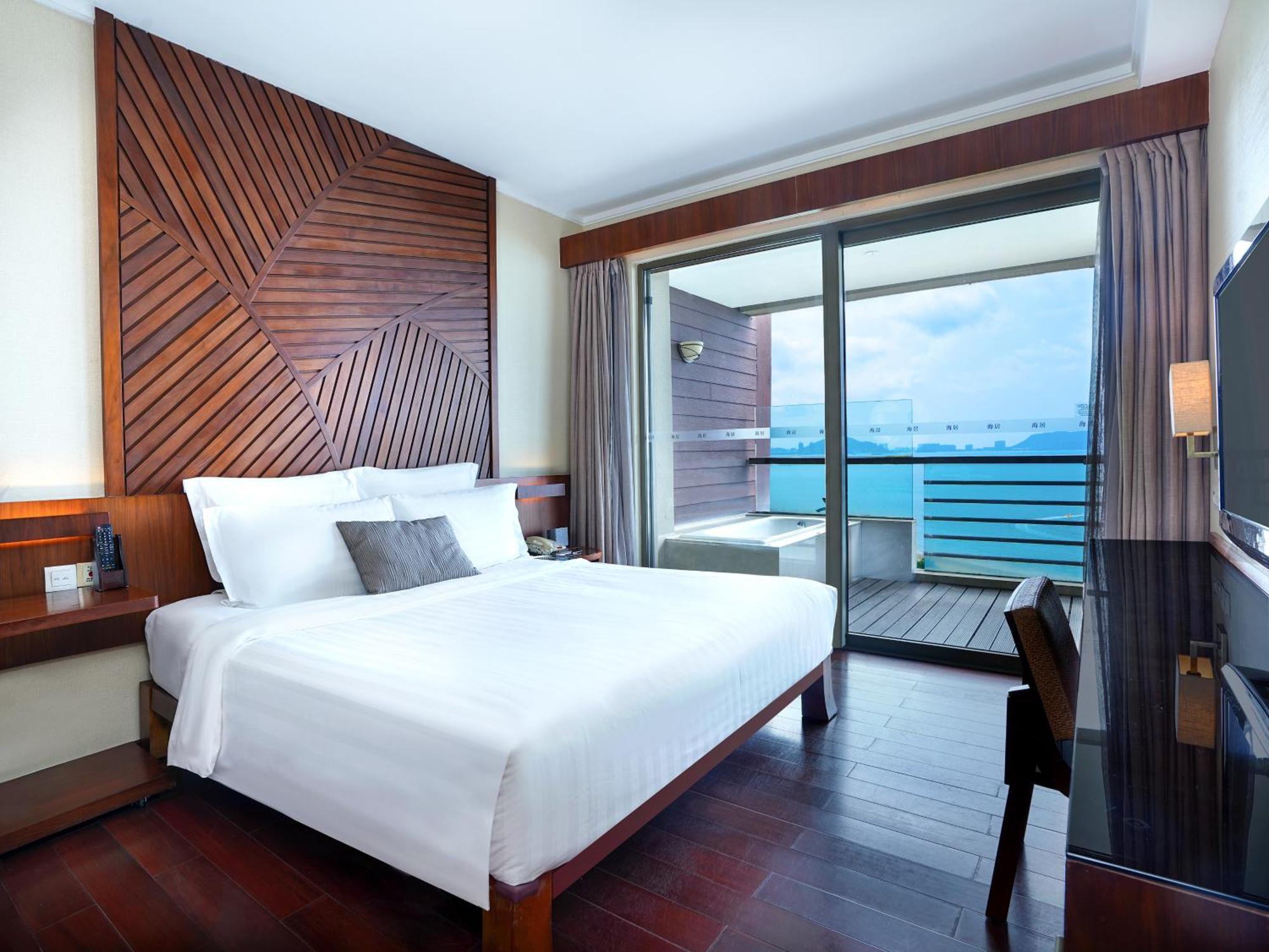 Pullman Oceanview Sanya Bay Resort & Spa Exterior foto